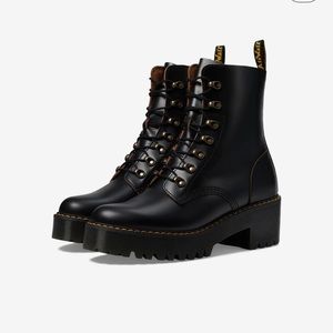 Dr. Martens Leona 7 hook boots